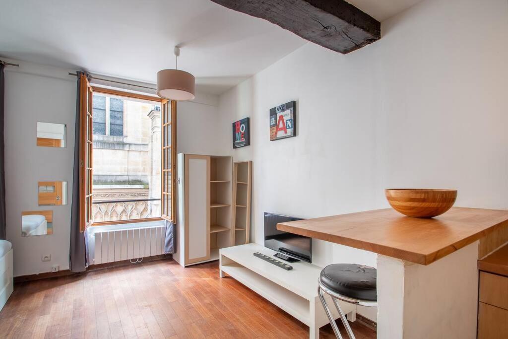 Au Coeur Du Marais - Ii Appartamento